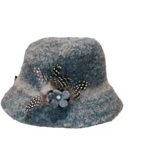 Vintage Woman's Felted Wool? Cloche Style Hat Feathers And Flowers Teal